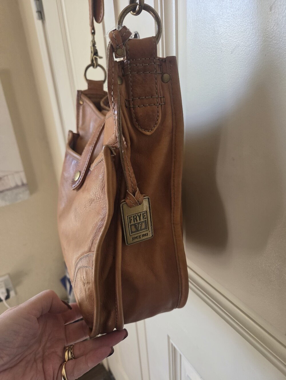 FRYE• Camel Leather "Campus" Crossbody Bag. 🤎💛 - Picture 7 of 12